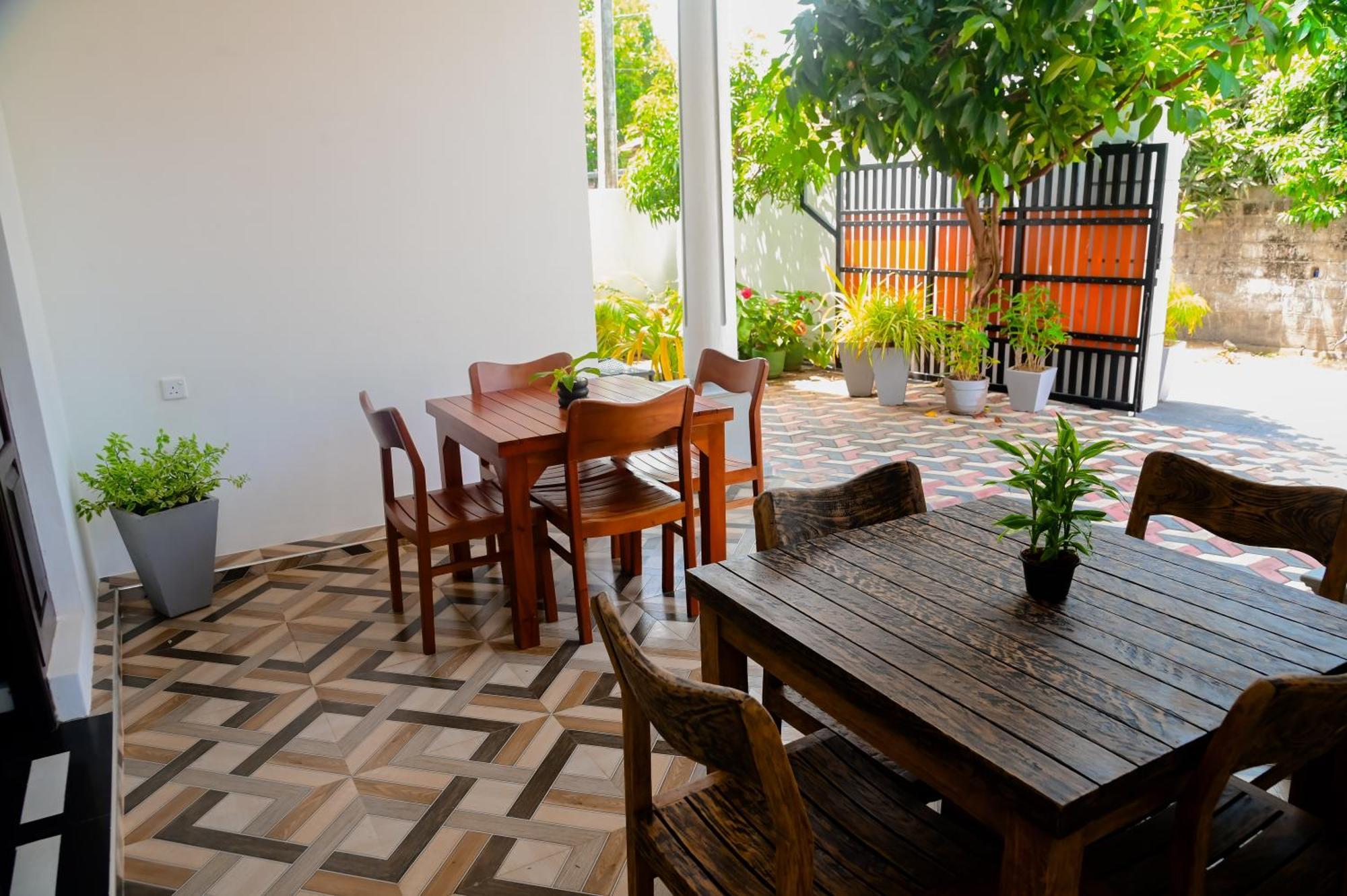 Mario Family Villa And Restaurant Negombo Ngoại thất bức ảnh