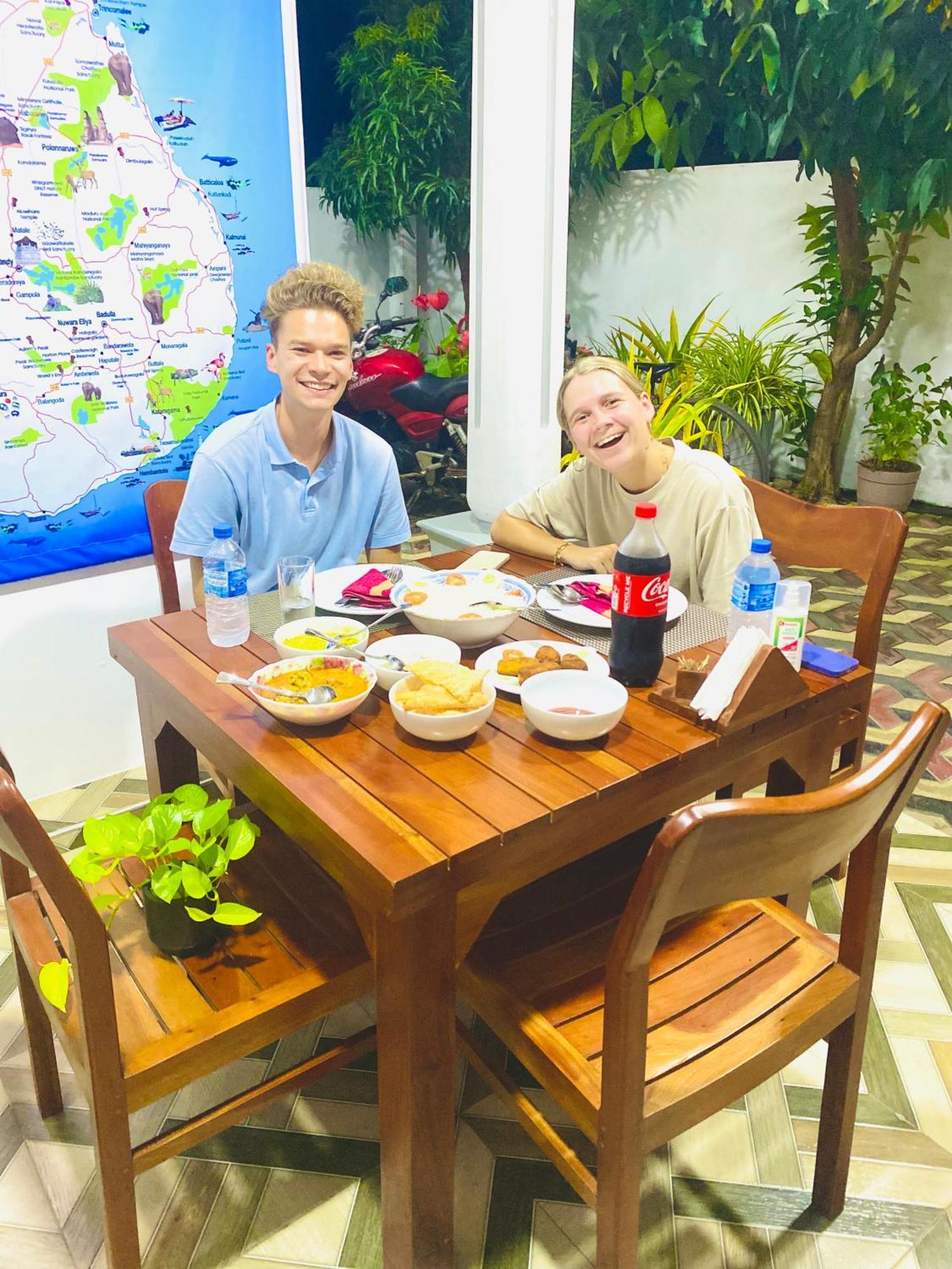 Mario Family Villa And Restaurant Negombo Ngoại thất bức ảnh
